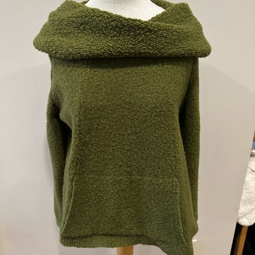Anthropologie Angel of the North Green Pullover Sweater